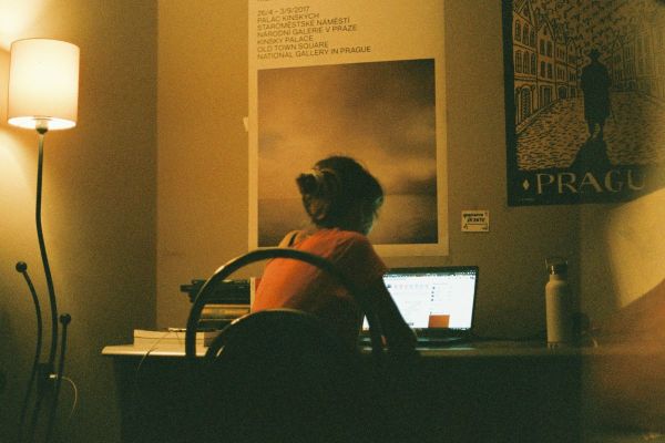 Tre krönikörer och tre poeter sökes!